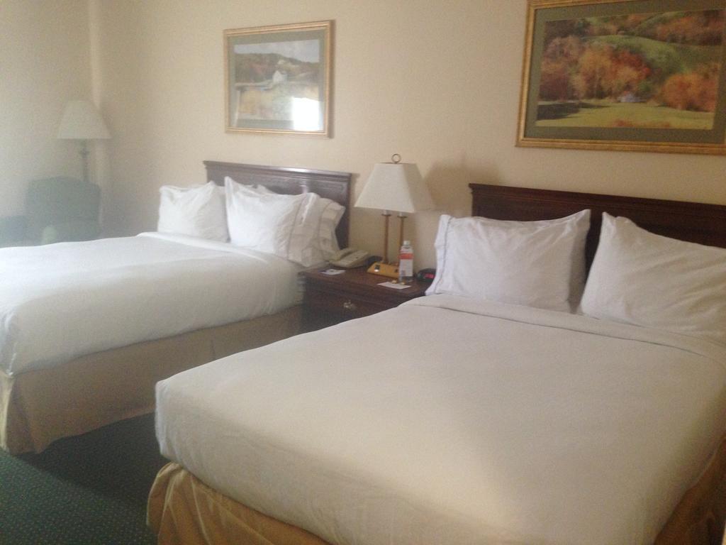 Holiday Inn Express Mount Pleasant- Scottdale By Ihg Værelse billede