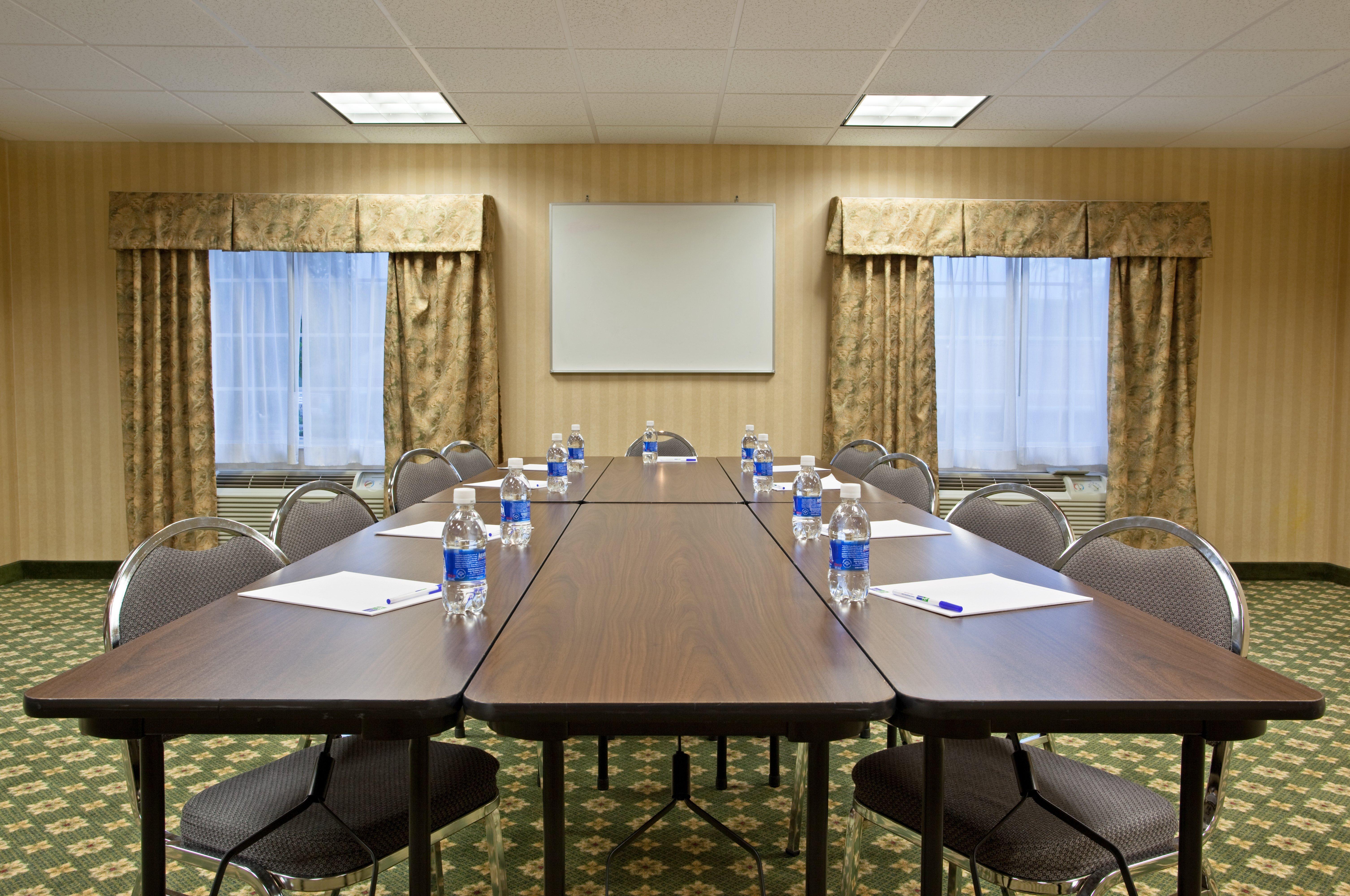Holiday Inn Express Mount Pleasant- Scottdale By Ihg Eksteriør billede