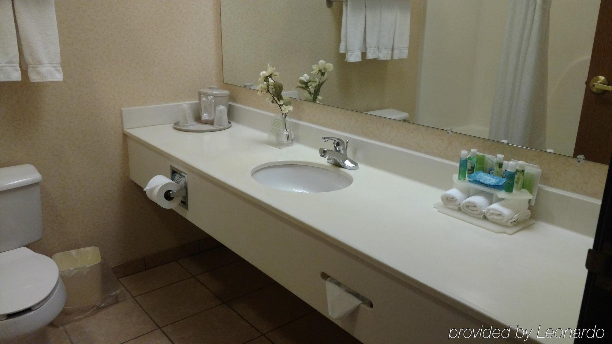 Holiday Inn Express Mount Pleasant- Scottdale By Ihg Eksteriør billede