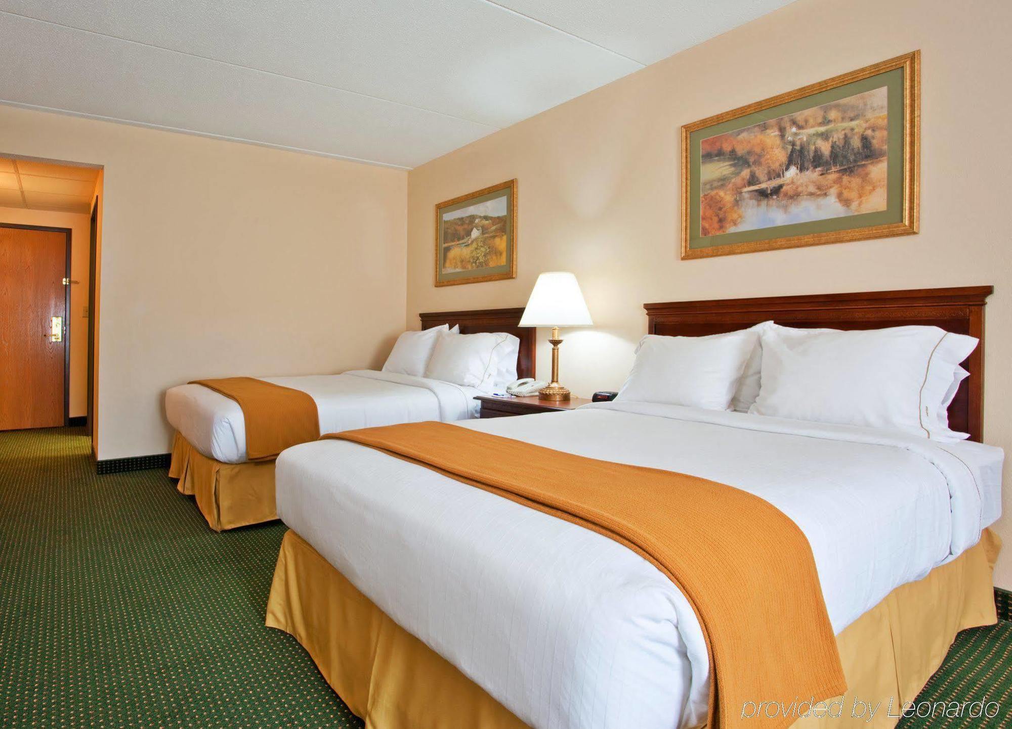 Holiday Inn Express Mount Pleasant- Scottdale By Ihg Eksteriør billede