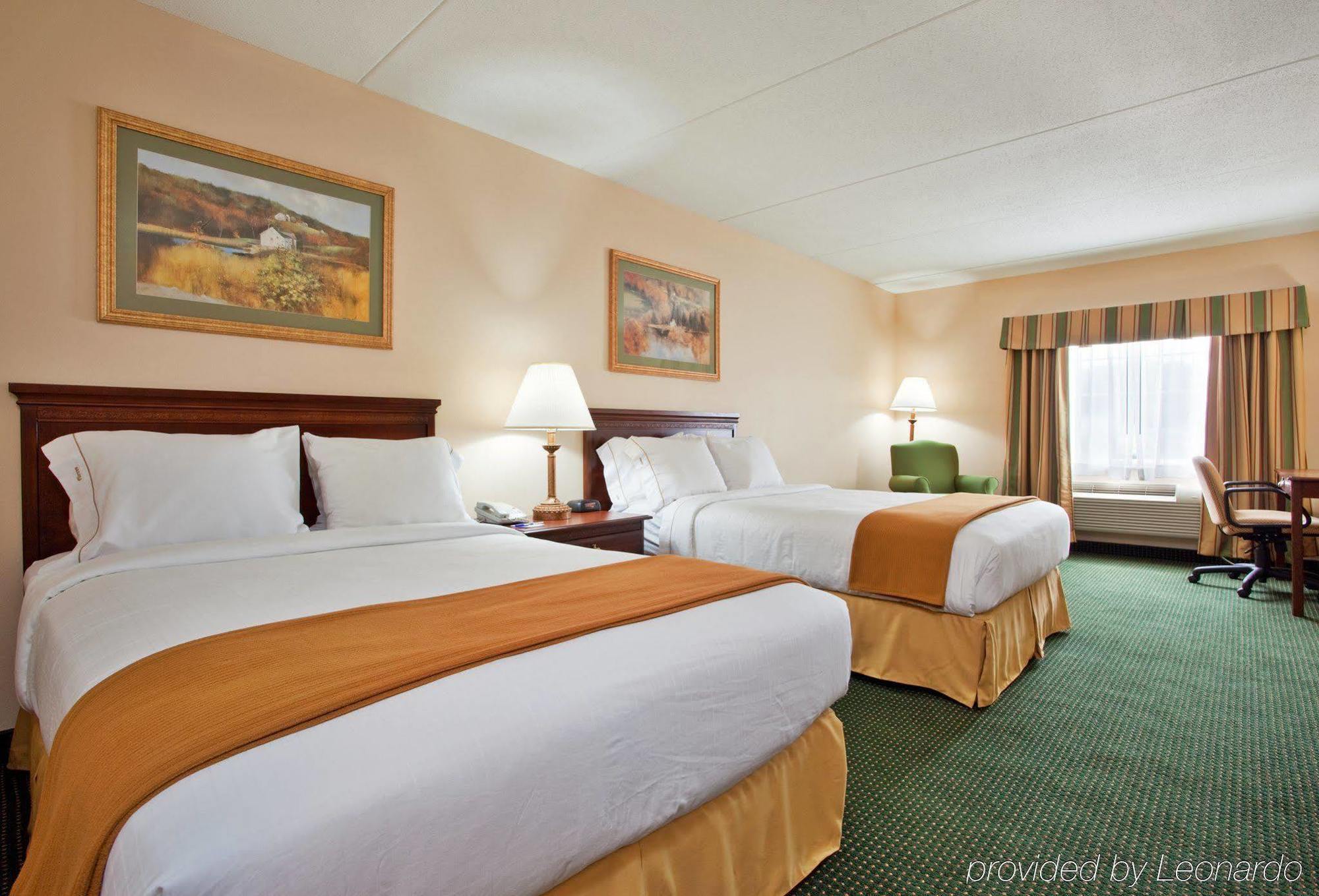Holiday Inn Express Mount Pleasant- Scottdale By Ihg Eksteriør billede