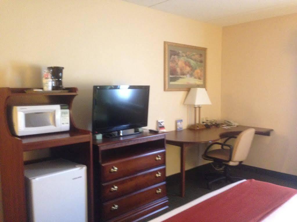 Holiday Inn Express Mount Pleasant- Scottdale By Ihg Eksteriør billede
