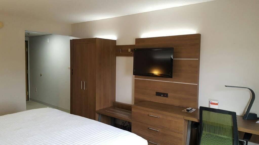 Holiday Inn Express Mount Pleasant- Scottdale By Ihg Eksteriør billede